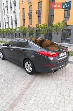 Седан Kia Optima 2015 в 