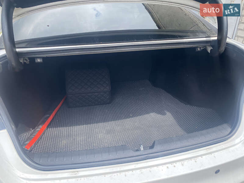 Седан Kia Optima 2016 в Кременчуге