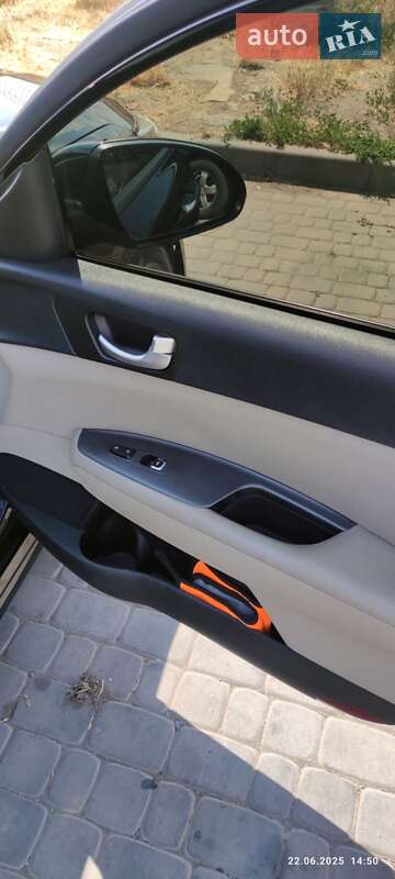 Седан Kia Optima 2017 в Павлограде