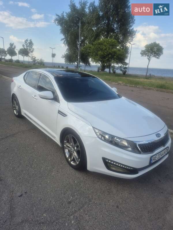 Седан Kia Optima 2012 в 