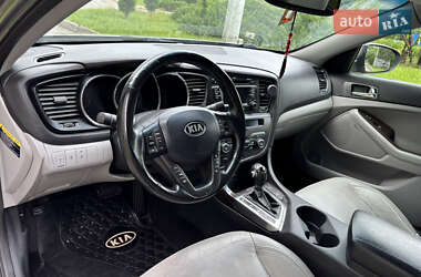 Седан Kia Optima 2012 в 
