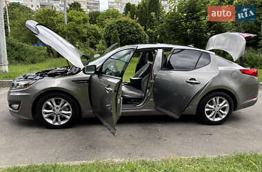 Седан Kia Optima 2012 в 