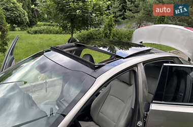 Седан Kia Optima 2012 в 