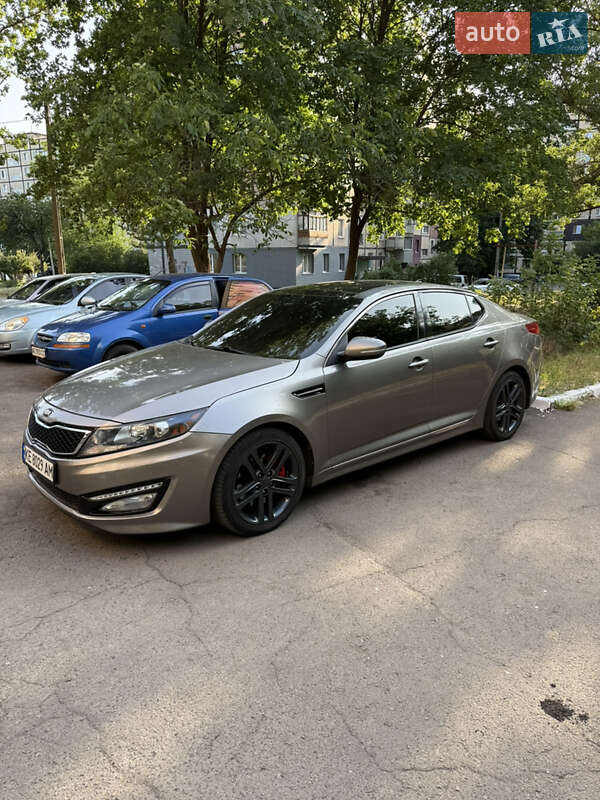 Седан Kia Optima 2013 в Кривом Роге