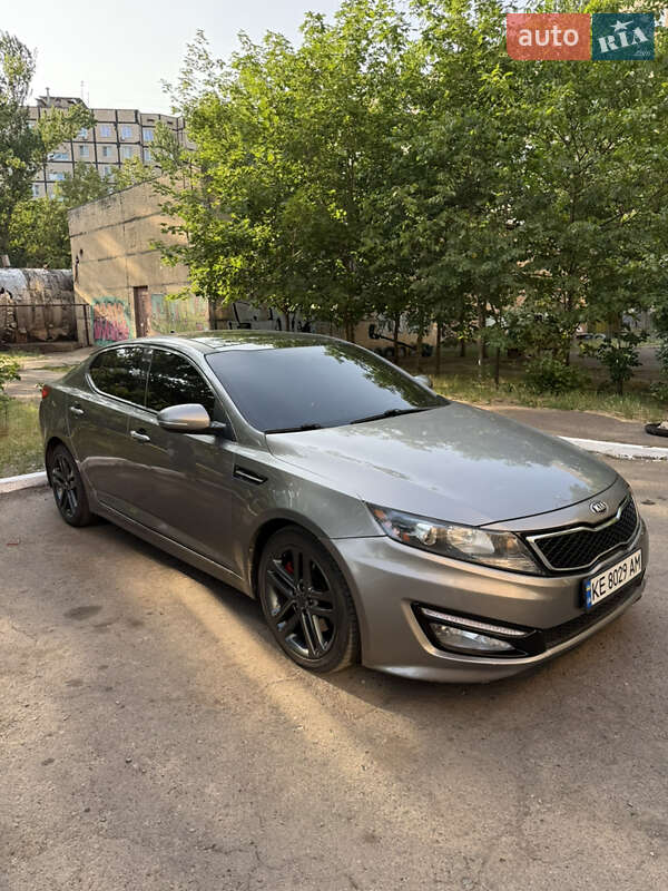 Седан Kia Optima 2013 в Кривом Роге