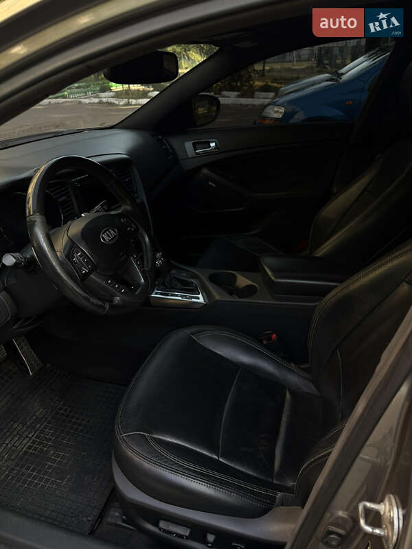 Седан Kia Optima 2013 в Кривом Роге