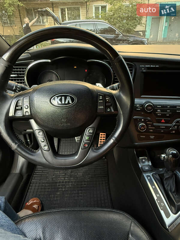 Седан Kia Optima 2013 в Кривом Роге