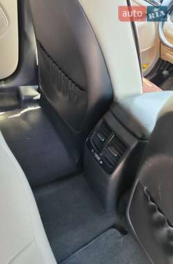 Седан Kia Optima 2012 в 