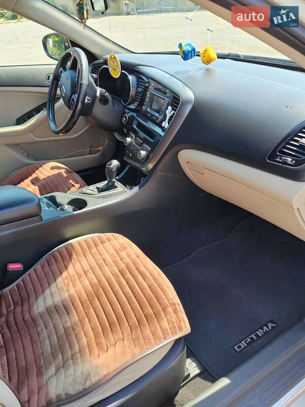 Седан Kia Optima 2012 в Новой Ушице