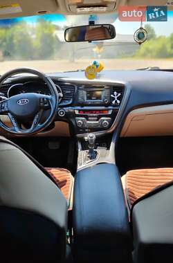 Седан Kia Optima 2012 в 