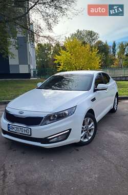Седан Kia Optima 2011 в 