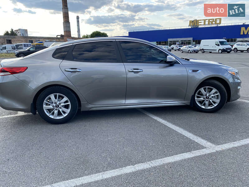 Седан Kia Optima 2017 в Житомире