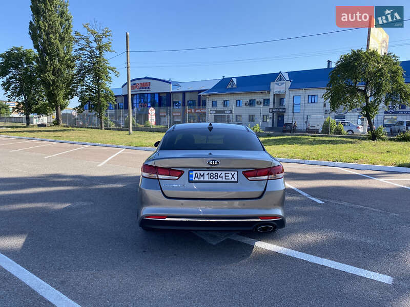 Седан Kia Optima 2017 в Житомире