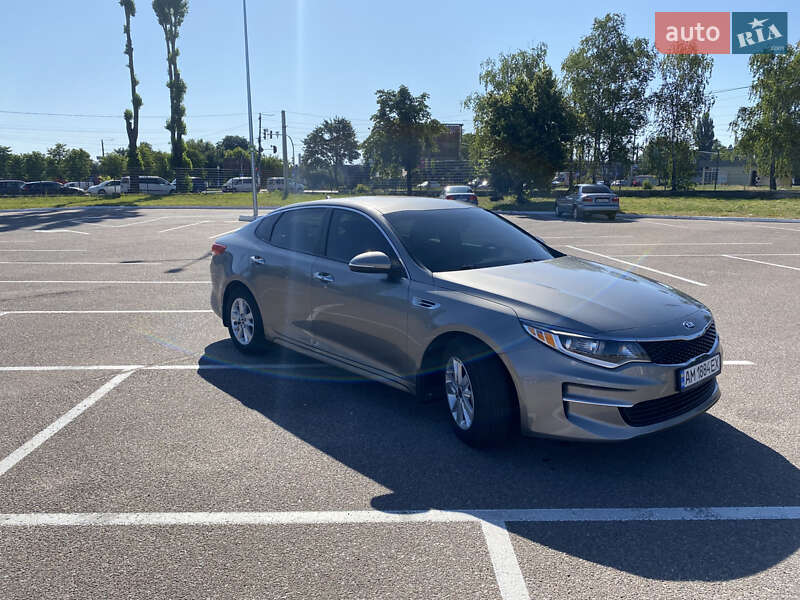 Седан Kia Optima 2017 в Житомире