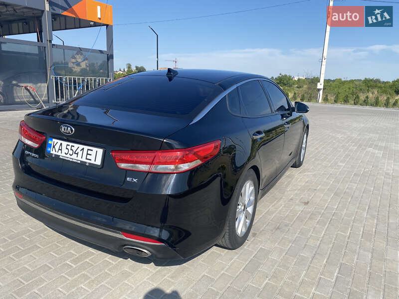 Седан Kia Optima 2016 в Золочеві