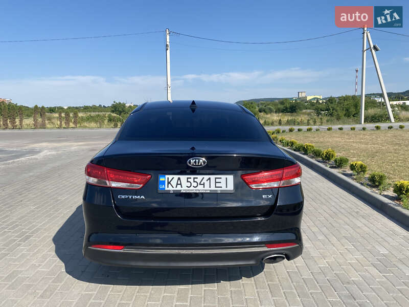 Седан Kia Optima 2016 в Золочеві