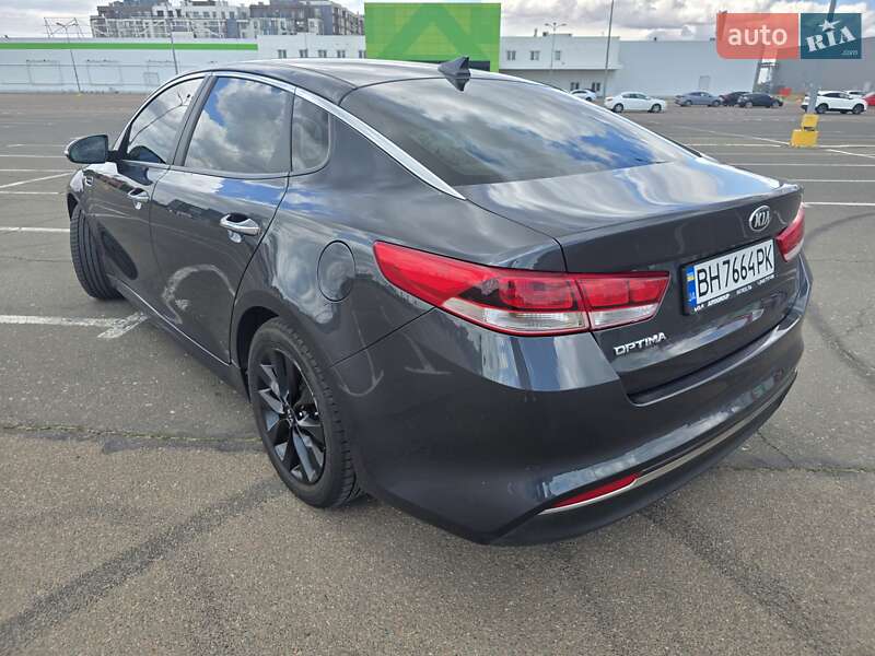 Седан Kia Optima 2016 в Одессе