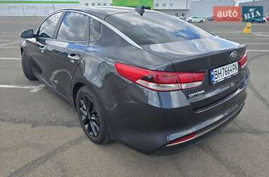 Седан Kia Optima 2016 в 