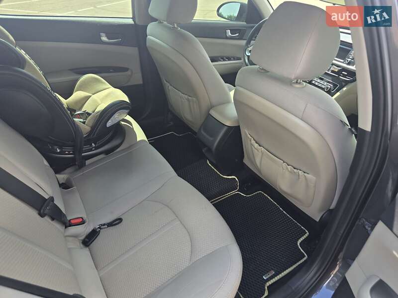 Седан Kia Optima 2016 в Одессе
