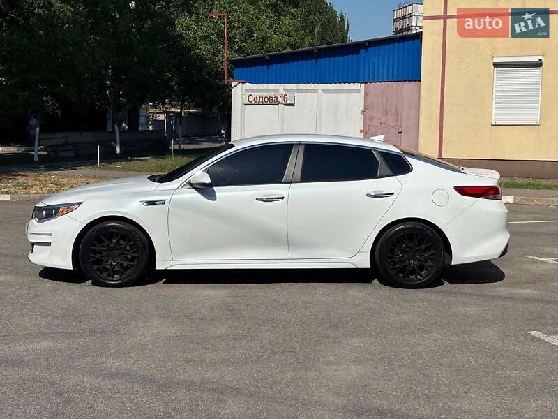 Седан Kia Optima 2016 в Запорожье