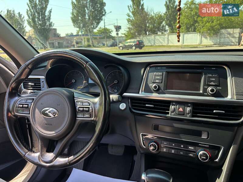 Седан Kia Optima 2016 в Запорожье