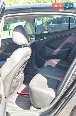 Седан Kia Optima 2015 в 