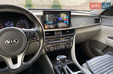 Седан Kia Optima 2016 в 