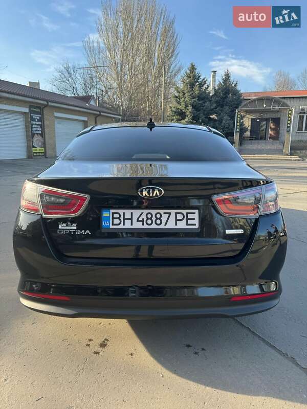 Седан Kia Optima 2015 в Днепре