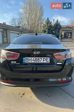 Седан Kia Optima 2015 в 