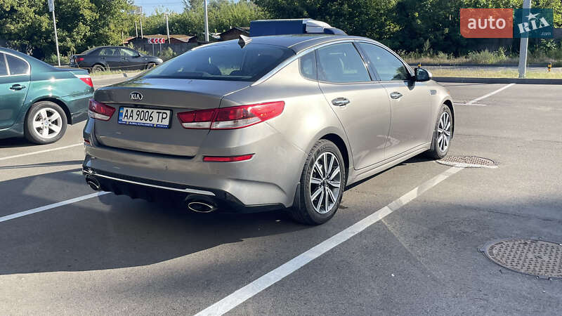 Седан Kia Optima 2018 в Киеве