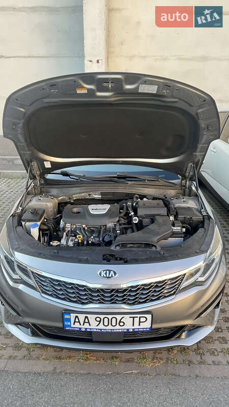 Седан Kia Optima 2018 в Киеве