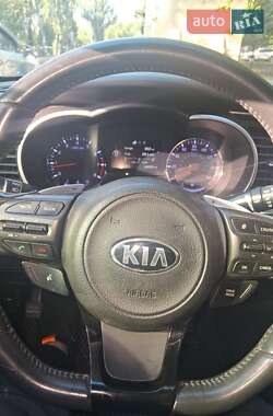 Седан Kia Optima 2015 в 