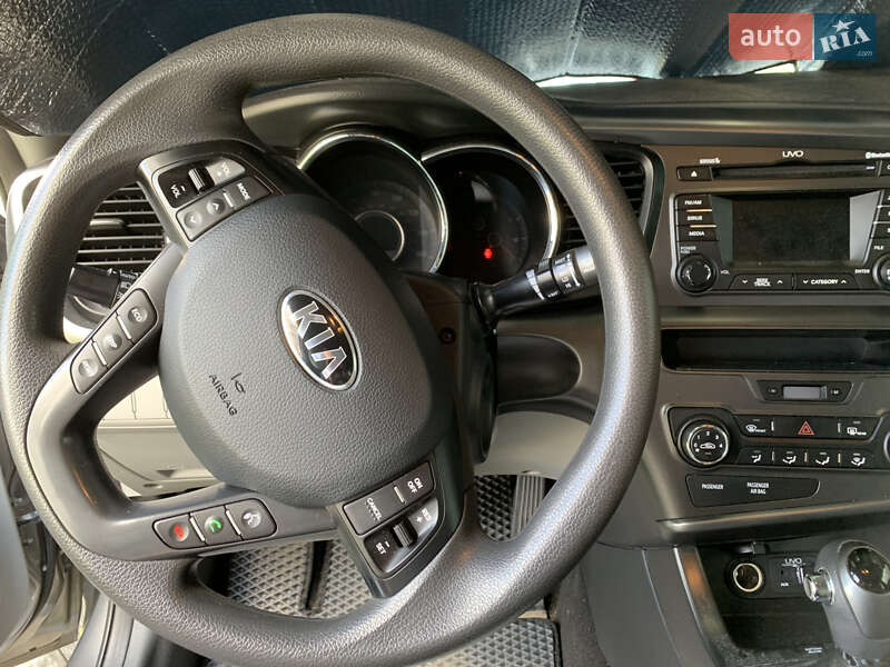 Седан Kia Optima 2013 в Львове