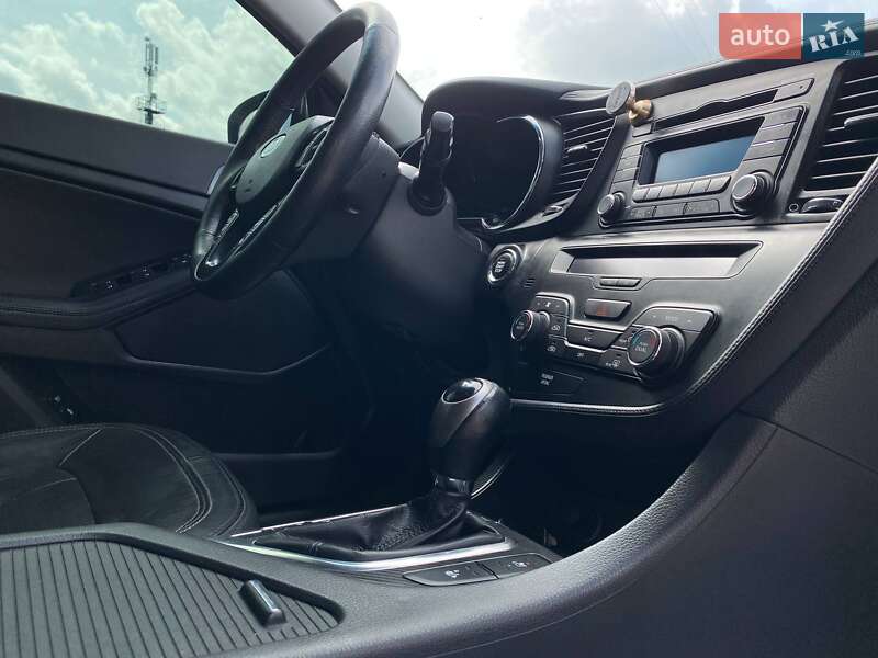 Седан Kia Optima 2012 в Львове