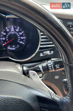 Седан Kia Optima 2012 в 