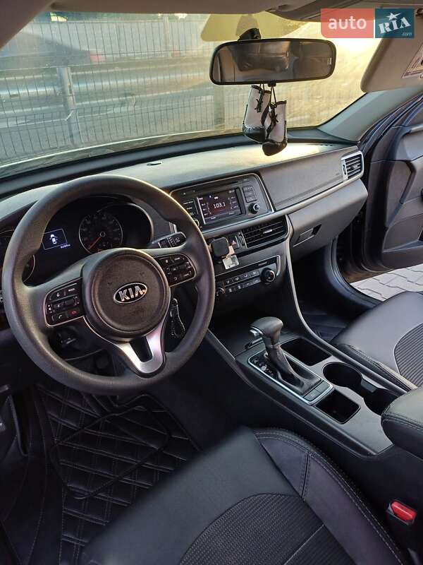 Седан Kia Optima 2017 в Києві