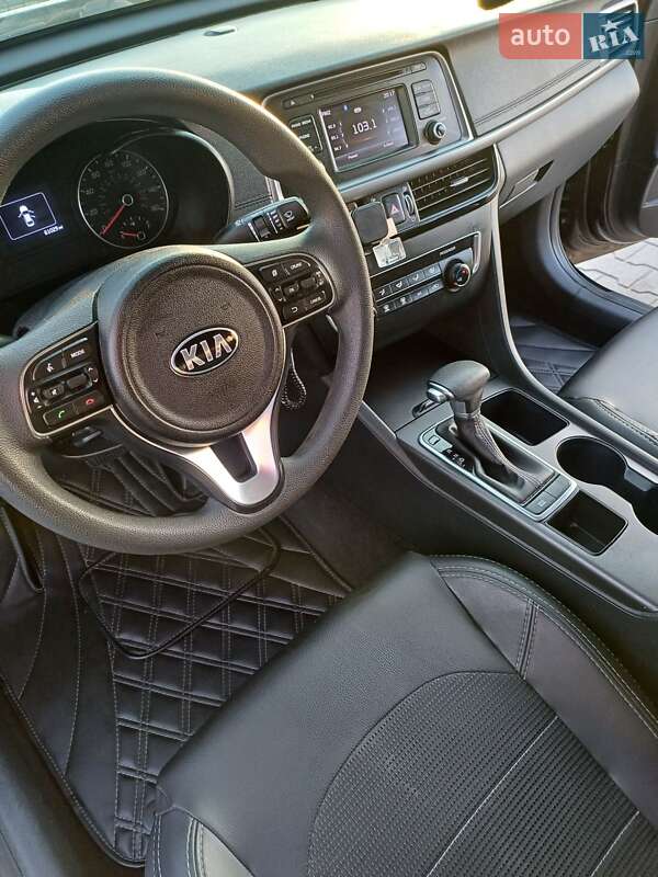 Седан Kia Optima 2017 в Києві