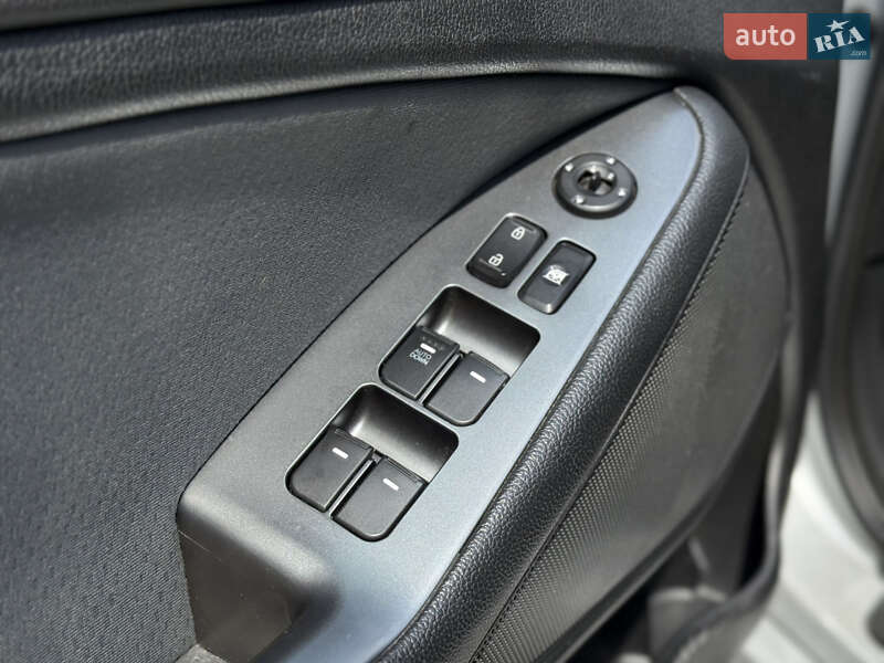 Седан Kia Optima 2015 в Ивано-Франковске