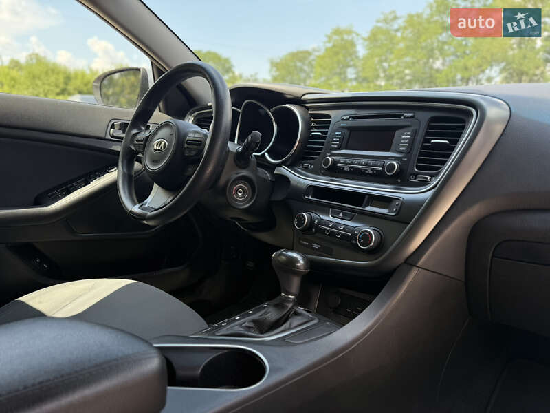 Седан Kia Optima 2015 в Ивано-Франковске