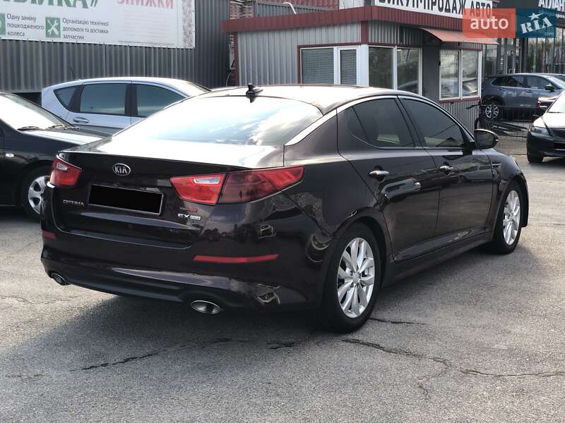 Седан Kia Optima 2014 в Запоріжжі