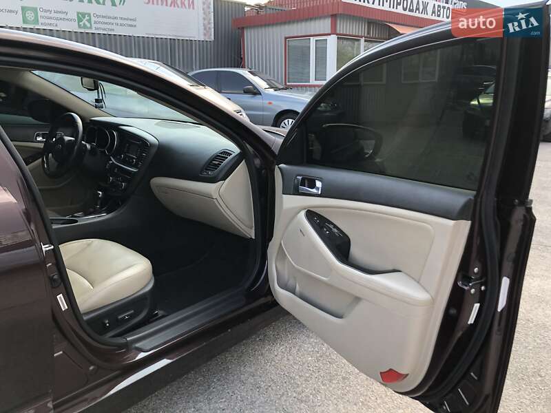 Седан Kia Optima 2014 в Запоріжжі