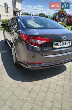 Седан Kia Optima 2011 в 