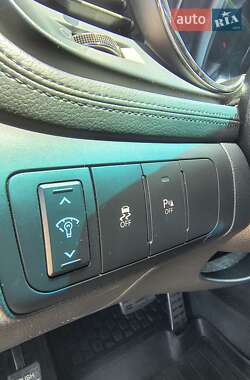 Седан Kia Optima 2011 в 