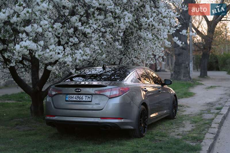 Седан Kia Optima 2011 в Одессе
