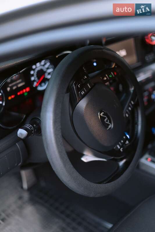 Седан Kia Optima 2011 в Одессе
