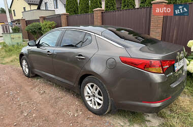 Седан Kia Optima 2012 в 