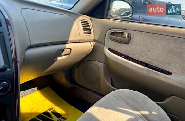 Седан Kia Optima 2003 в 