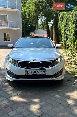 Седан Kia Optima 2013 в 