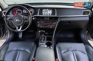 Седан Kia Optima 2017 в 