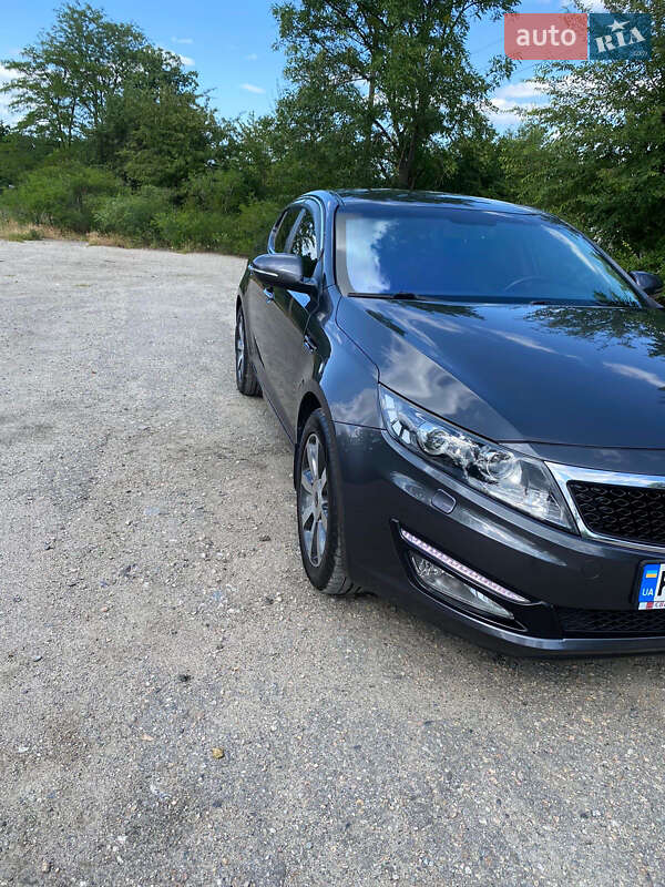 Седан Kia Optima 2012 в Новомосковську